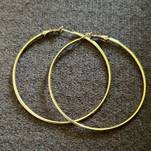 Elegant Gold Hoop Earrings